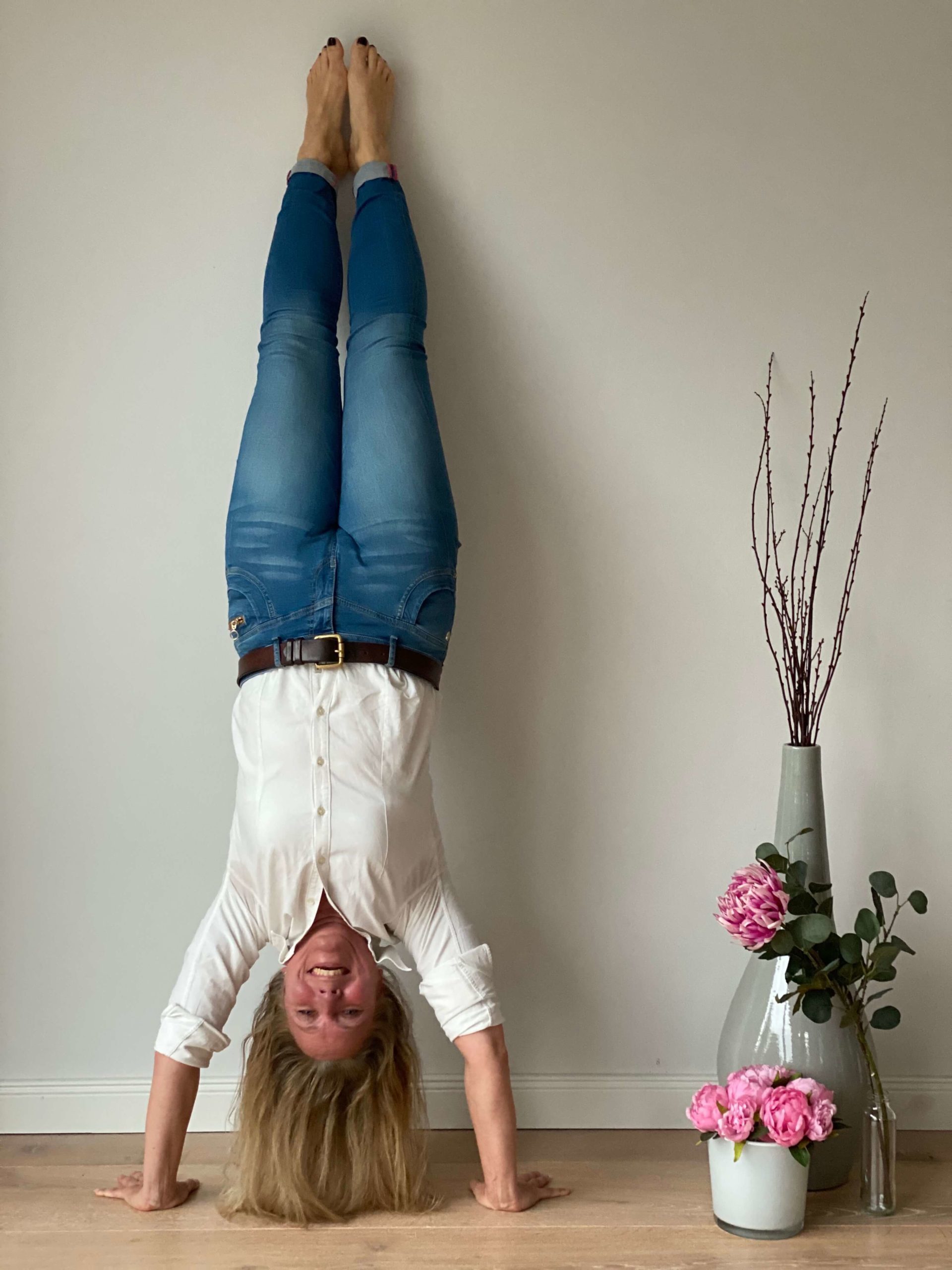 Trixi Tumert Handstand